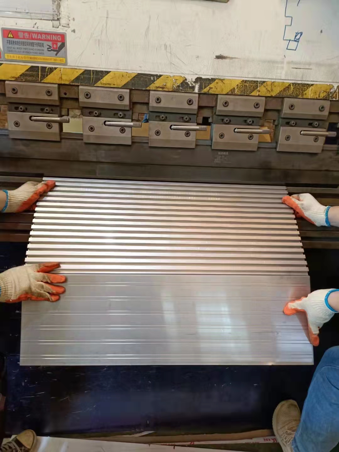 不锈钢长城板你了解的多吗(图2) 不锈钢长城板你了解的多吗(图2)